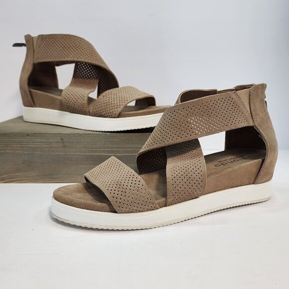 Blondo Shoes - Blondo Cassie Flat‎ Suede Sandals in Sand Suede Size 10M